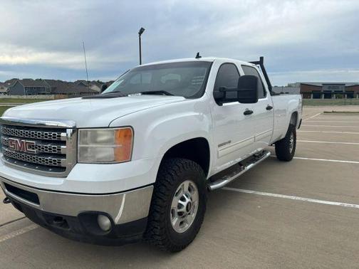 White 2014 GMC Sierra 2500 SLE
