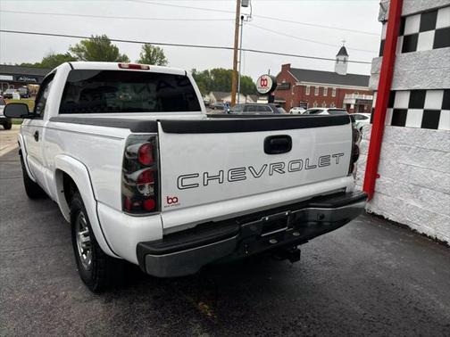 2004 Chevrolet Silverado 1500 Base