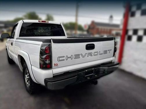 2004 Chevrolet Silverado 1500 Base