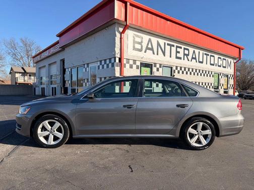 2013 Volkswagen Passat 2.0 TDI SE w/ Sunroof