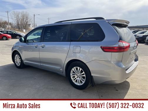 2016 Toyota Sienna XLE