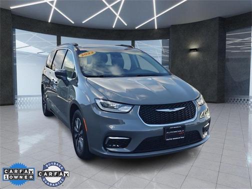 2022 Chrysler Pacifica Hybrid Touring L