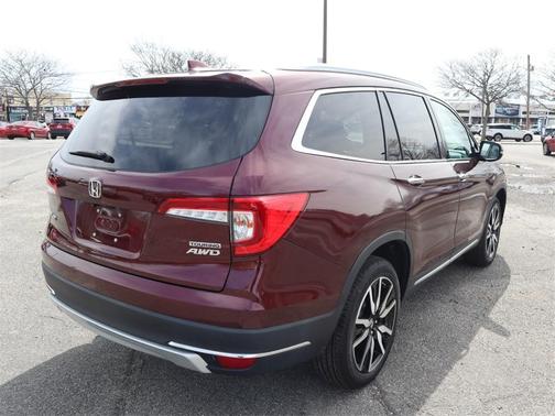 2022 Honda Pilot Touring 8-Passenger