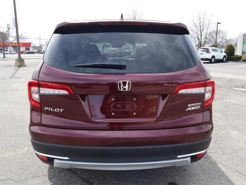2022 Honda Pilot Touring 8-Passenger