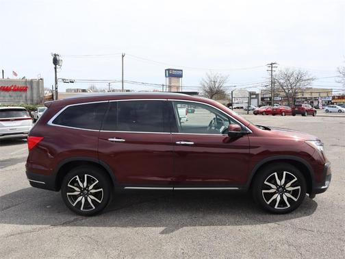 2022 Honda Pilot Touring 8-Passenger