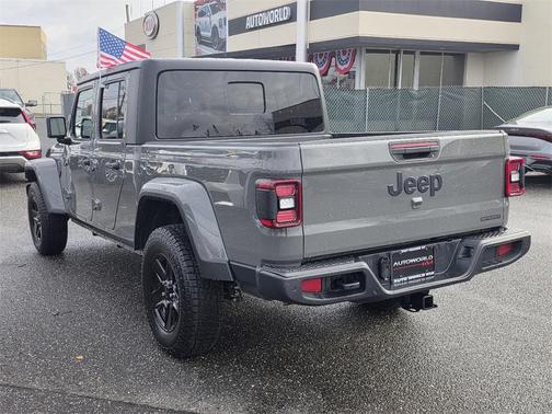 2021 Jeep Gladiator Sport