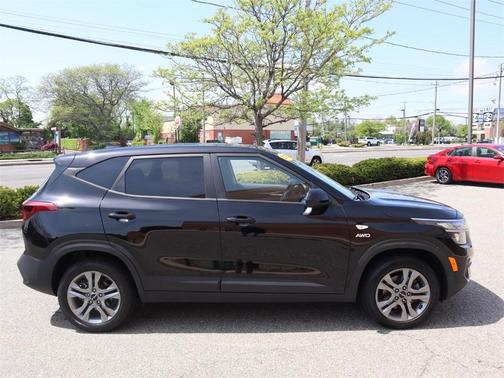 2023 Kia Seltos LX