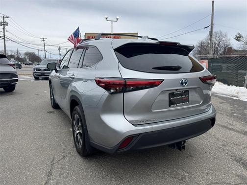 2021 Toyota Highlander Hybrid XLE