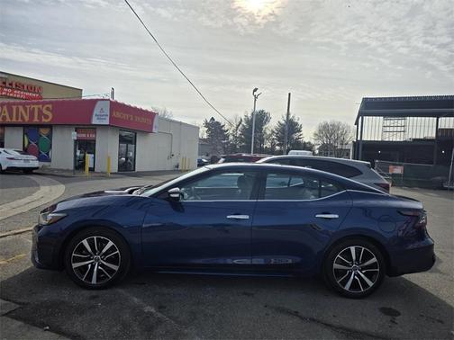 2023 Nissan Maxima SV