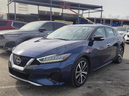 2023 Nissan Maxima SV