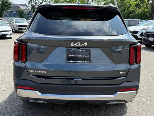 2025 Kia Sorento S