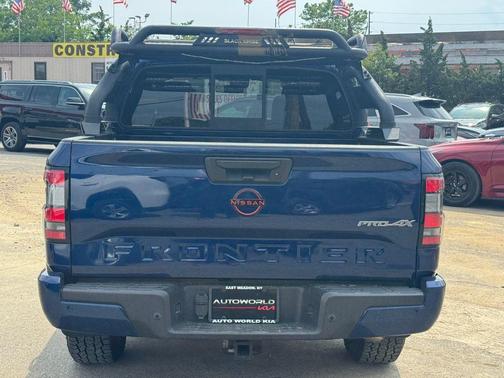 Deep Blue Pearl 2022 Nissan Frontier PRO-4X