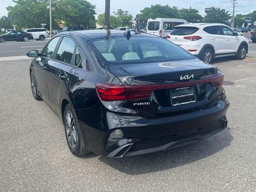 Aurora Black Pearl 2023 Kia Forte LXS