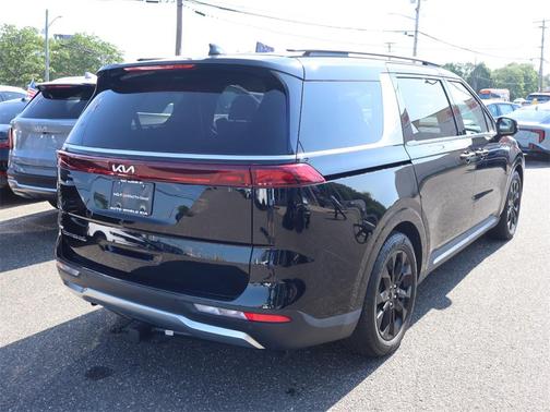 2022 Kia Carnival SX