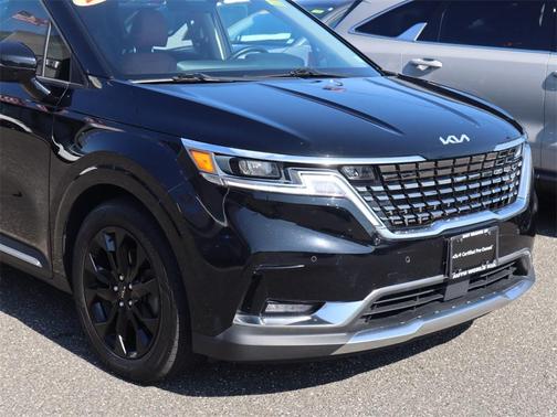 2022 Kia Carnival SX