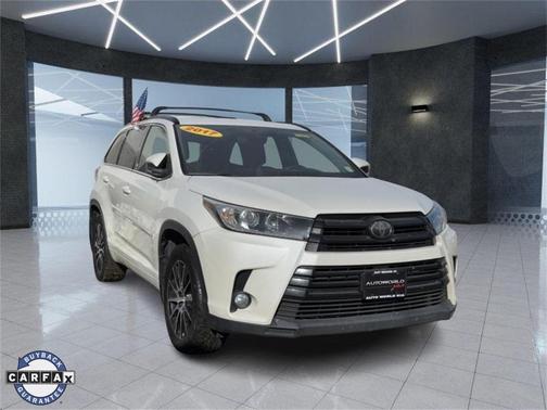 2017 Toyota Highlander SE