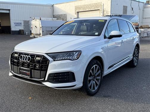 2022 Audi Q7 45 Premium Plus