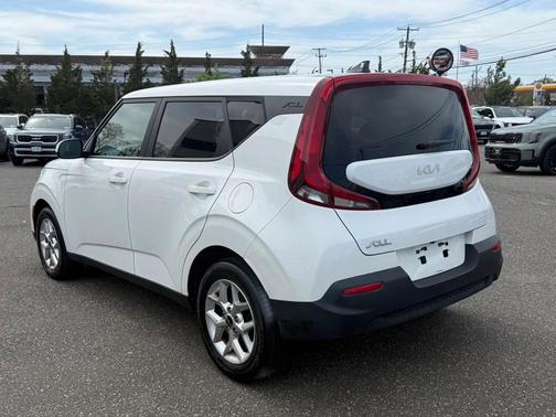 2022 Kia Soul LX
