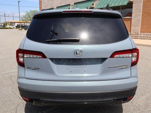 2022 Honda Pilot Black Edition