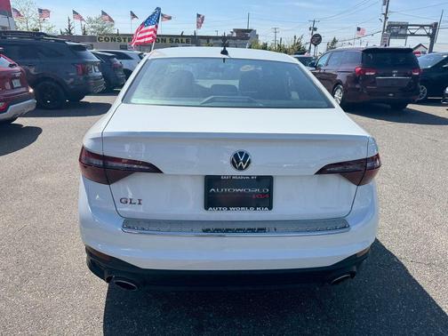 Pure White 2024 Volkswagen Jetta GLI 2.0T Autobahn