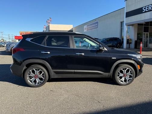2023 Kia Seltos SX