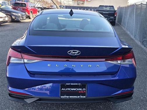 2022 Hyundai ELANTRA SEL