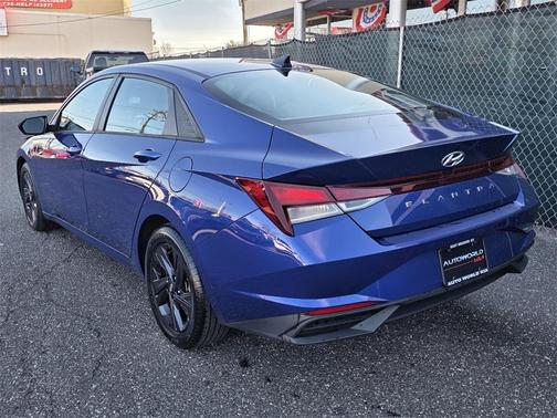 2022 Hyundai ELANTRA SEL