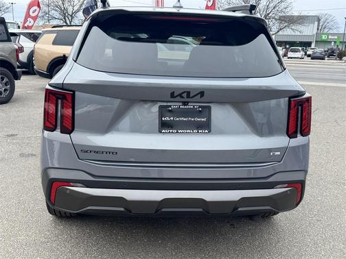 2025 Kia Sorento SX