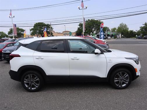 2022 Kia Seltos LX