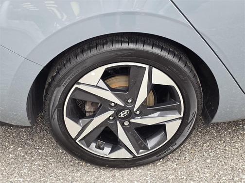 2022 Hyundai ELANTRA HEV Limited