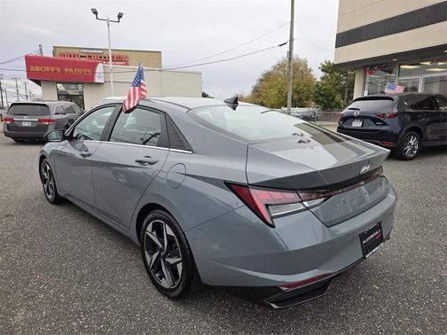 2022 Hyundai ELANTRA HEV Limited