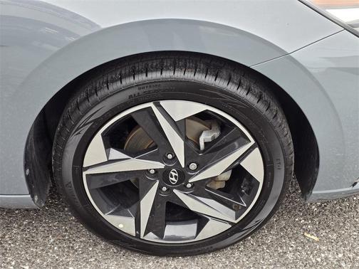 2022 Hyundai ELANTRA HEV Limited