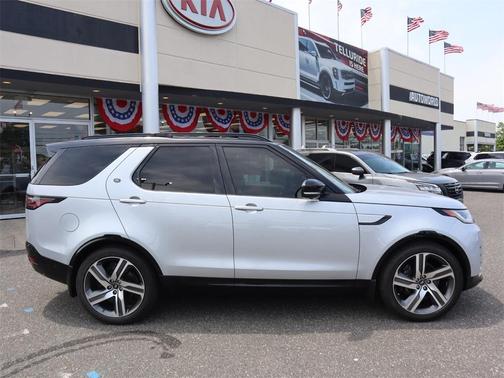 2023 Land Rover Discovery P360 Metropolitan Edition