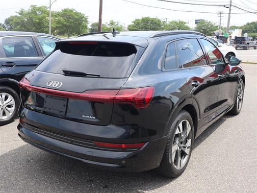 2021 Audi e-tron Premium