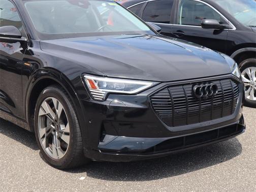 2021 Audi e-tron Premium