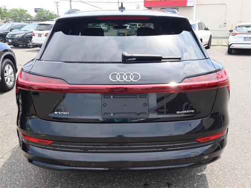 2021 Audi e-tron Premium