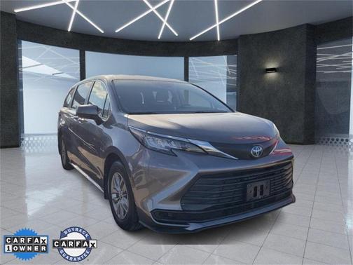 2021 Toyota Sienna LE