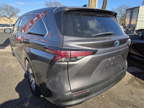 2021 Toyota Sienna LE