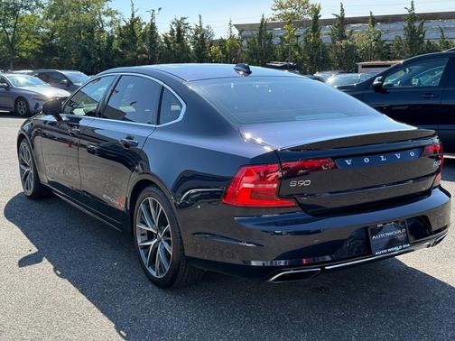 2019 Volvo S90 T6 Momentum