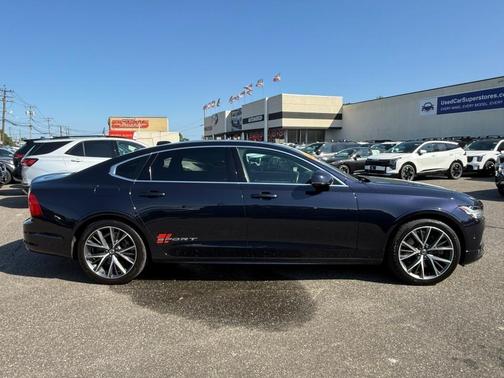 2019 Volvo S90 T6 Momentum