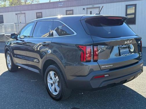 2023 Kia Sorento LX