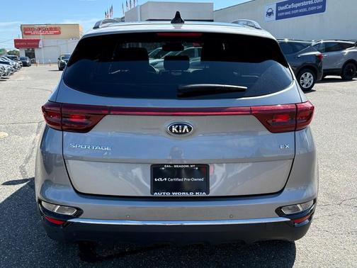 2022 Kia Sportage EX