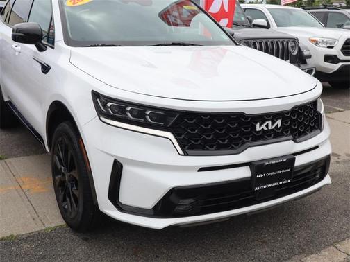 2022 Kia Sorento SX