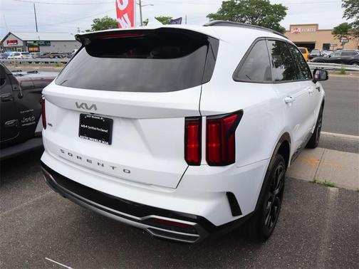 2022 Kia Sorento SX