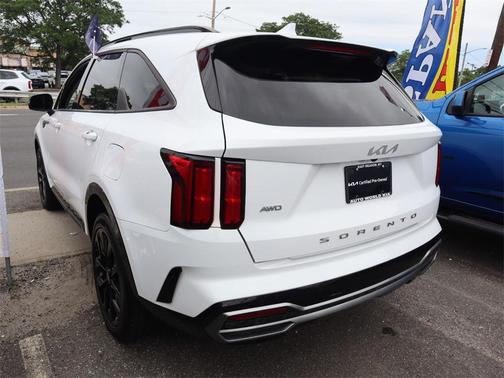 2022 Kia Sorento SX