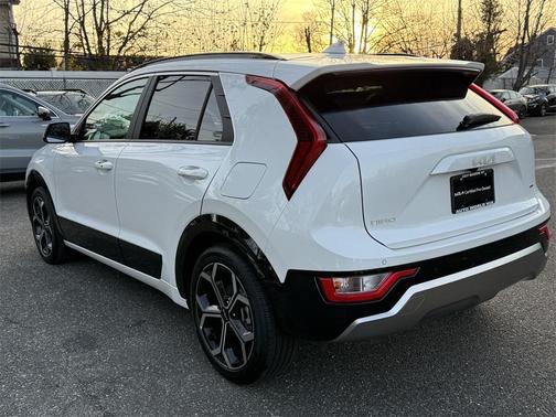 2024 Kia Niro EX Touring