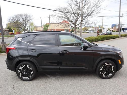 2024 Kia Seltos SX