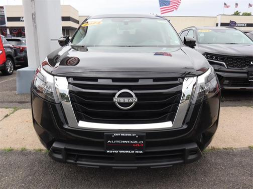 2024 Nissan Pathfinder S