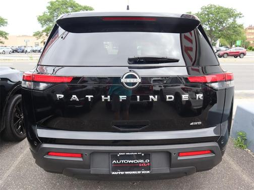 2024 Nissan Pathfinder S