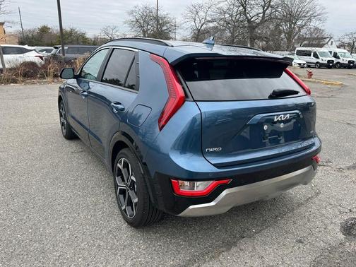 2025 Kia Niro EX Touring